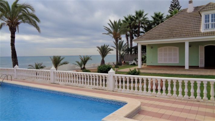 En venta Villa independiente, Torrevieja, Alicante, Comunidad Valenciana, España